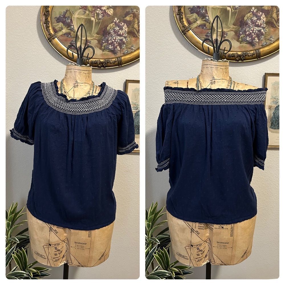 Old Navy Blue White Scoop Neck‎ Smocked Blouse Elastic Neck Off Shoulder sz XS